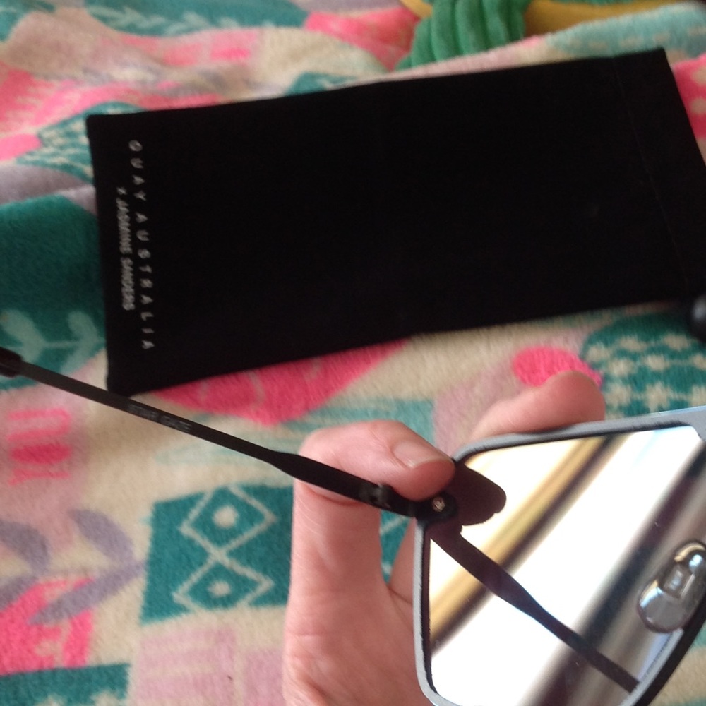 1 left ! QUAY Stargazer sunnies - Picture 4 of 7